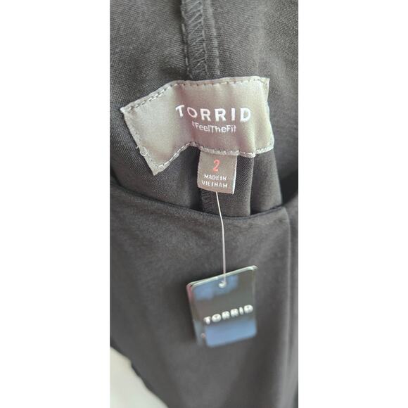 Torrid NWT Wide Leg Crop Seersucker Jumper. Size 2. Black. - Picture 7 of 8